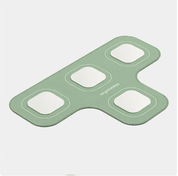 Light green silicone base with four labeled areas for attaching sound buttons, enhances pet communication and interaction.